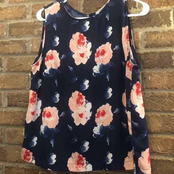 Navy Floral Top. Large. - Picture 1 of 4